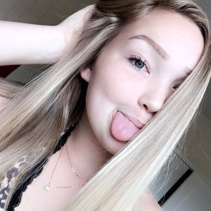 Meet your Posher, Desiree